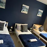 Spacious 5 Bed House Perfect For Contractors!