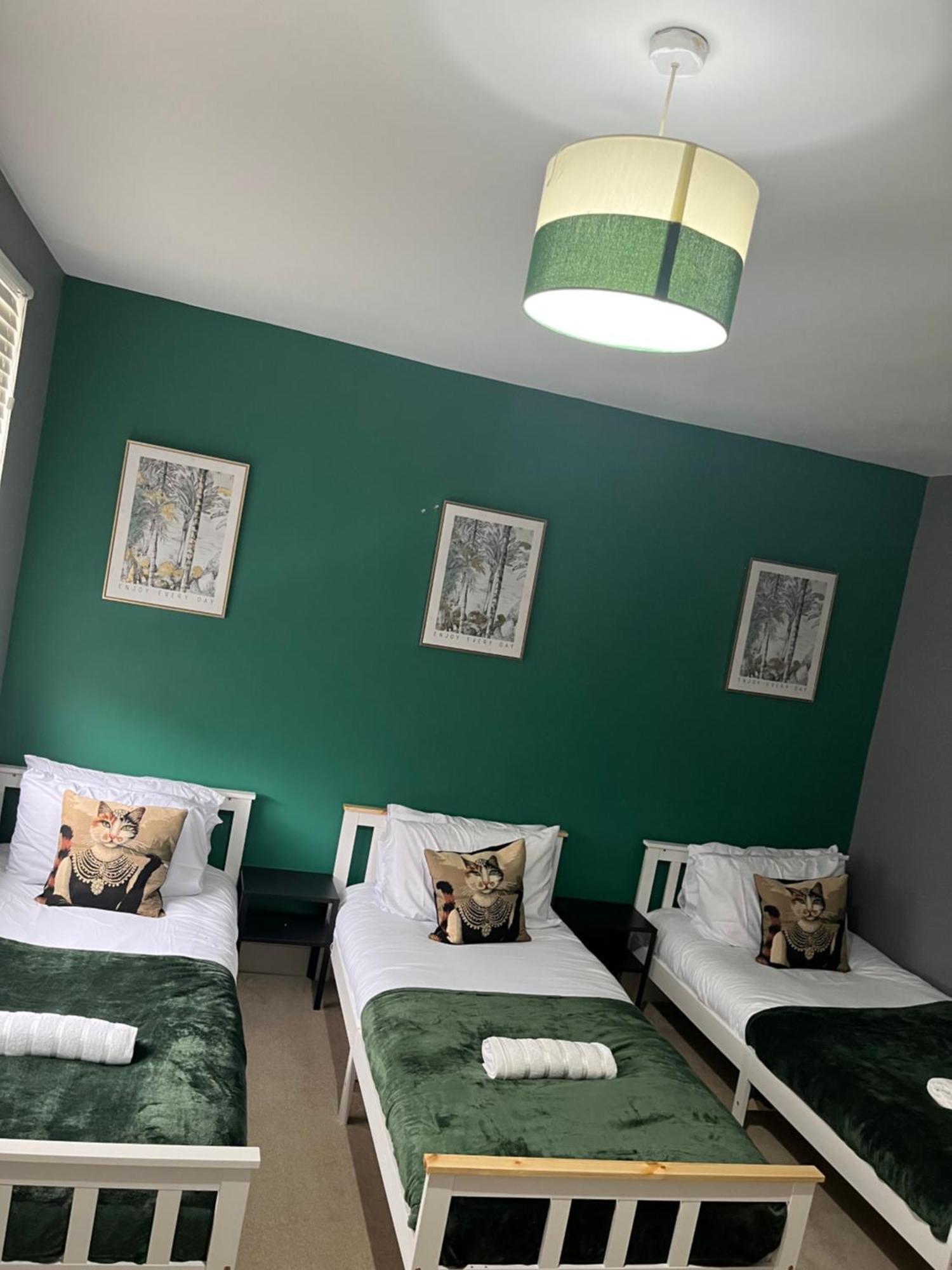 Spacious 5 Bed House Perfect For Contractors! Birmingham