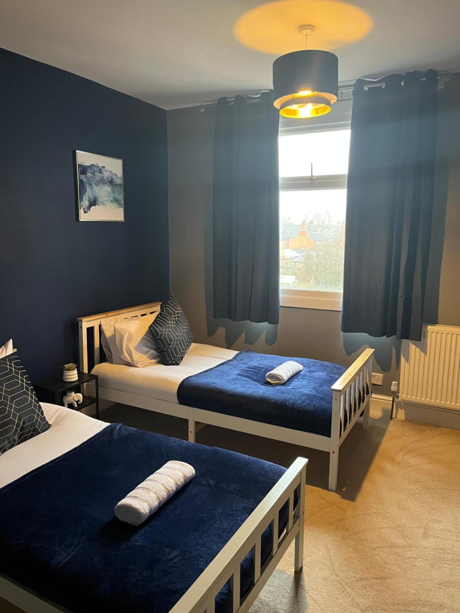 Spacious 5 Bed House Perfect For Contractors! Holiday home *